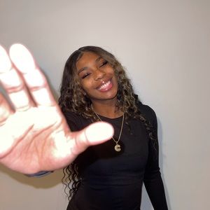 Meet your Posher, Crystal